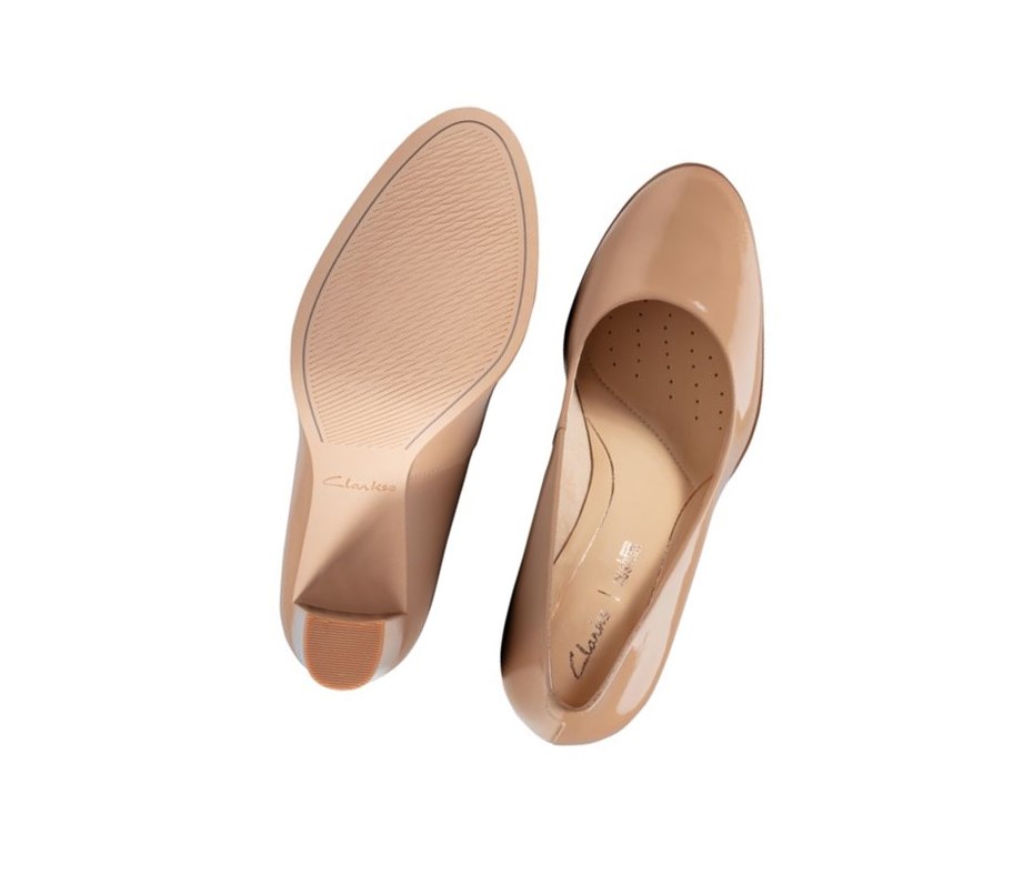 Tacones Clarks Kaylin Cara Charol Mujer Arena | RQKA-37290